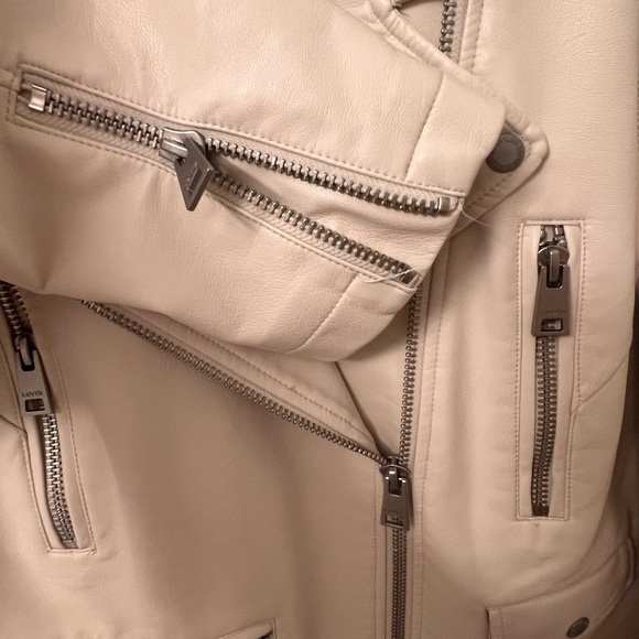 Levi’s Women’s Faux Leather jacket - Picture 8 of 16